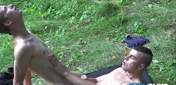  RAWEURO Jock Masseur Joel Vargas Fucks His Client Outdoors